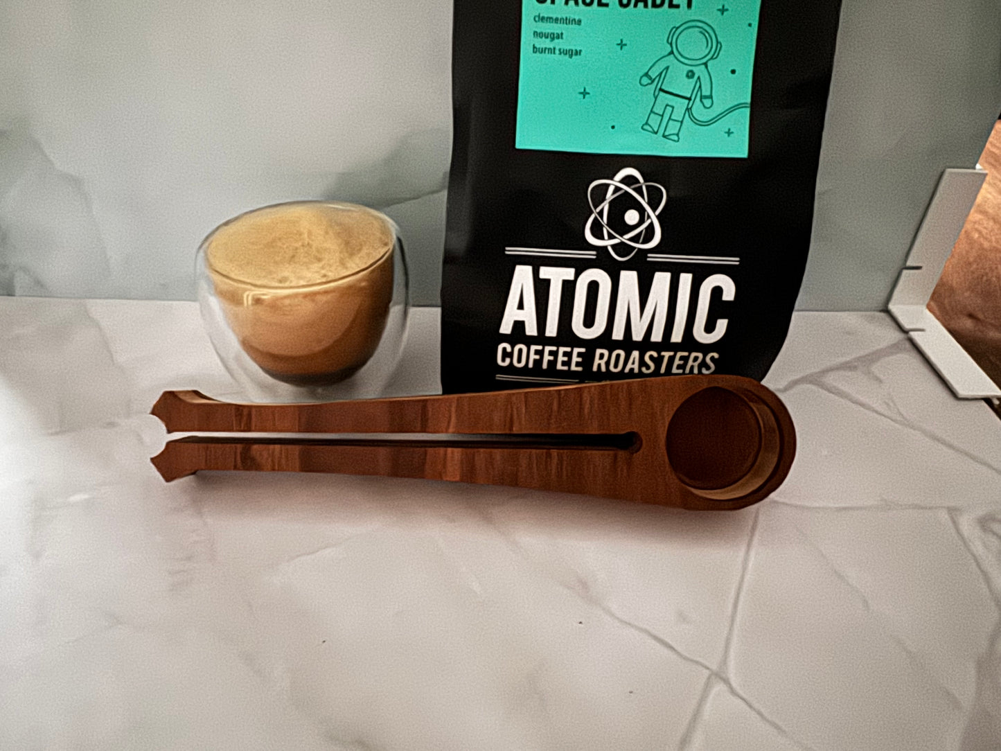 Coffee scoop / clip