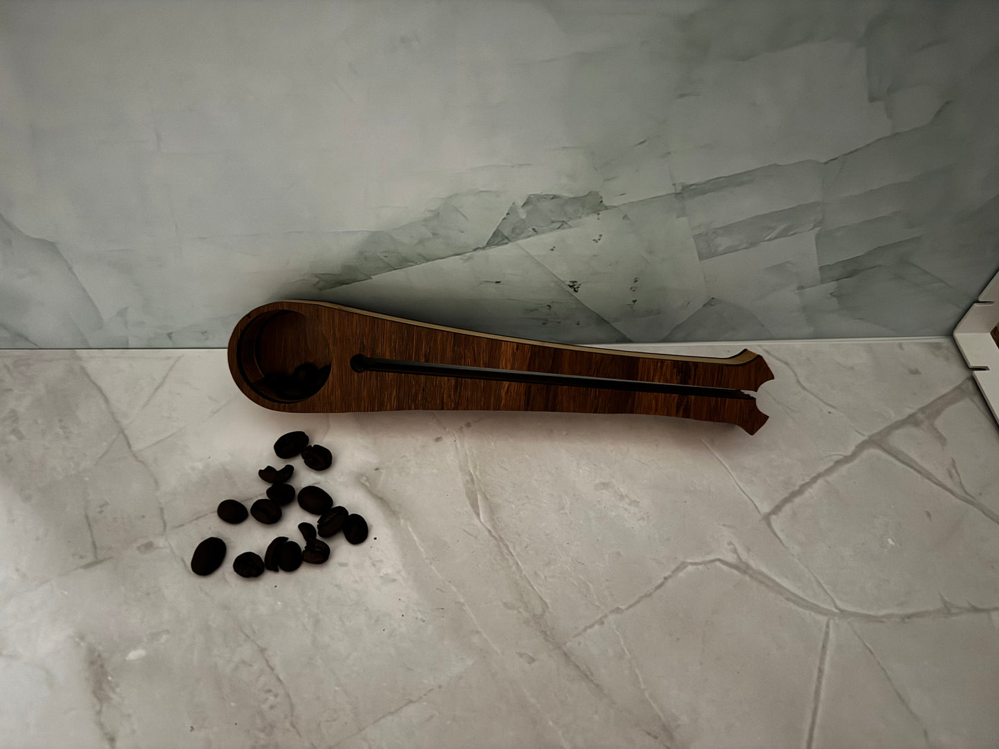 Coffee scoop / clip